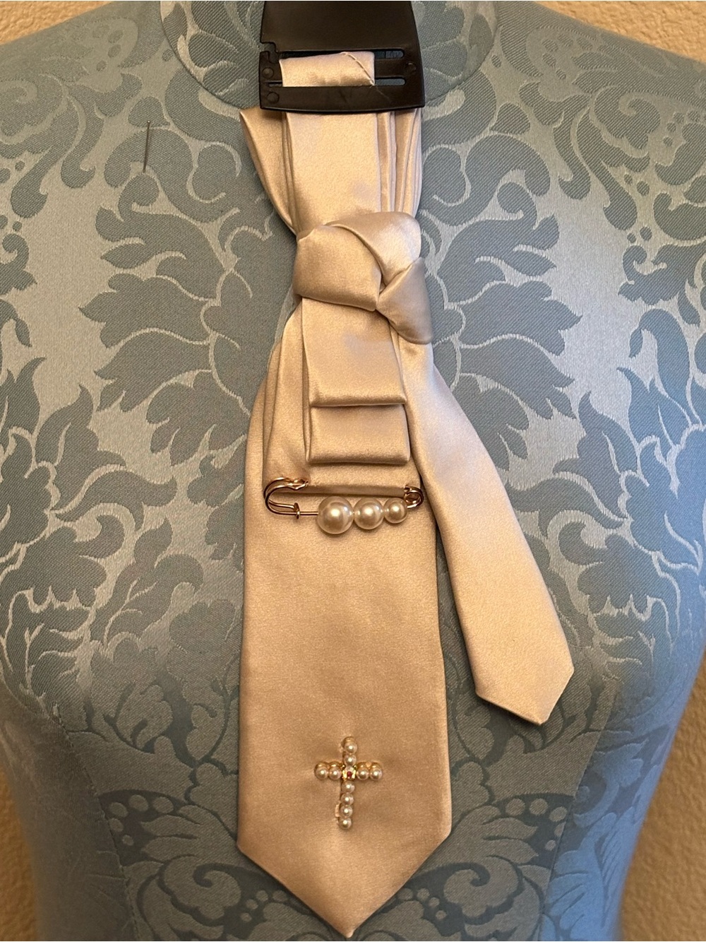 Pearl Cross Brooch necktie necklace Tie - Champagne